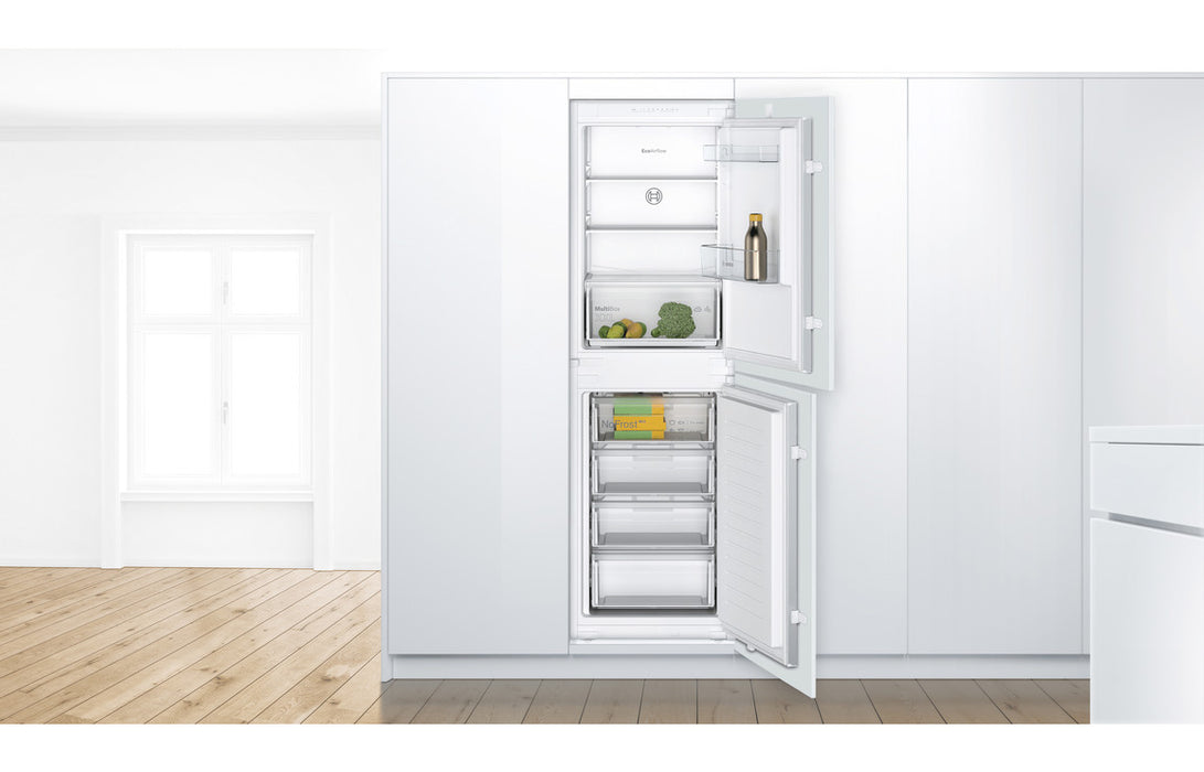 Bosch Serie 2 KIN85NSF0G Built In Frost Free 50/50 Fridge Freezer (Sliding Hinge)